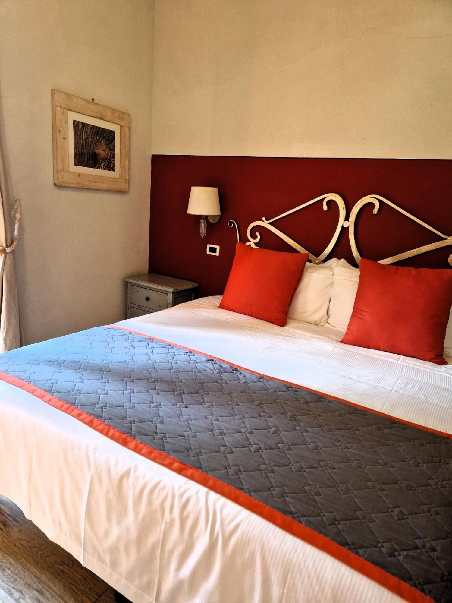 Borgo Dolciano Villa คิอูซี ภายนอก รูปภาพ